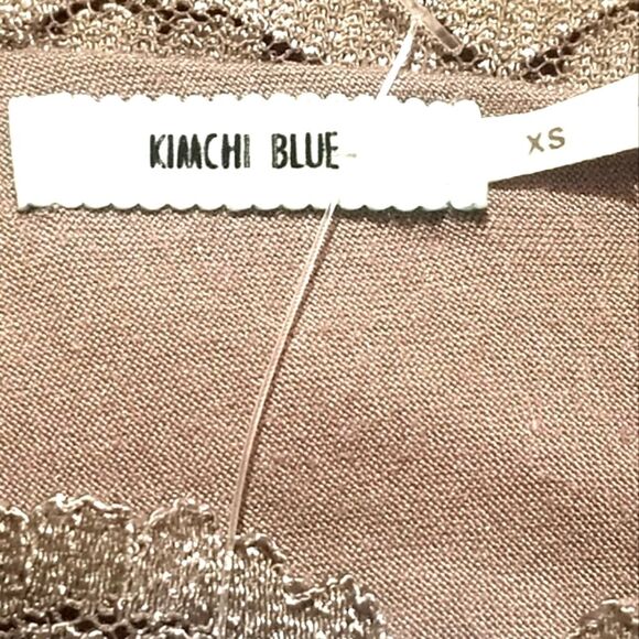 NWT, Kimchi Blue Taupe Colored   Lace Overlay Scalloped Bodycon Mini Dress, XS - Picture 6 of 8